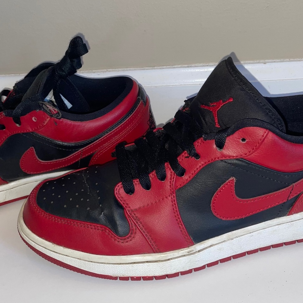 Low Women’s 8.5 size Nike Air jordan reverse bred 2020 shoes
